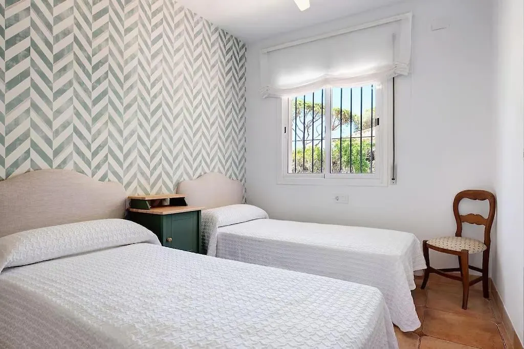 Holiday home Villa Escocia, Entre Pinares Y A Pie De Playa Roche Spain